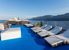 Barco de categoria estandard superior: convés principal